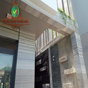 Cột Và Vách Đá Xám Vân Gỗ